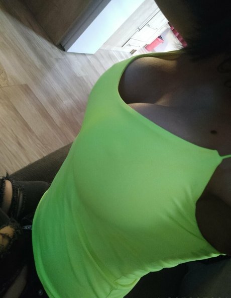 Naakte gelekte OnlyFans-foto van Nykolerotic