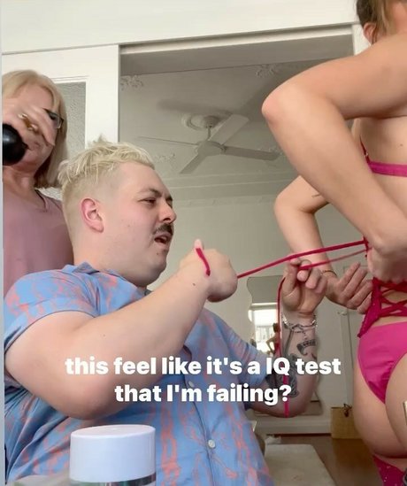 Naakte gelekte OnlyFans-foto van Abbie Chatfield