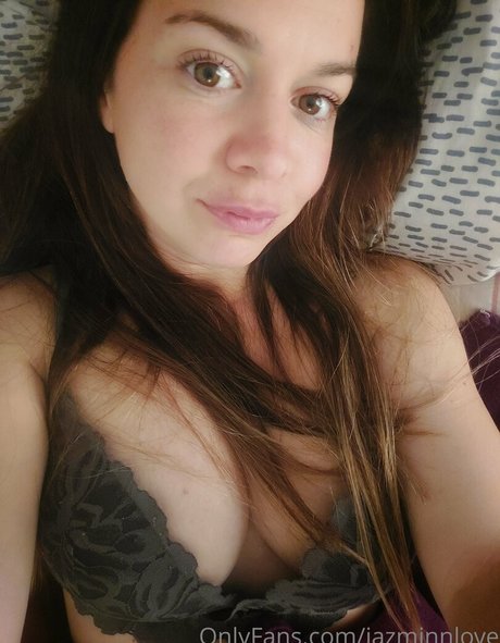 Naakte gelekte OnlyFans-foto van Jazminnlove