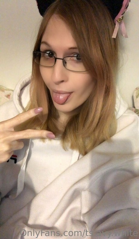 Tsavywhite