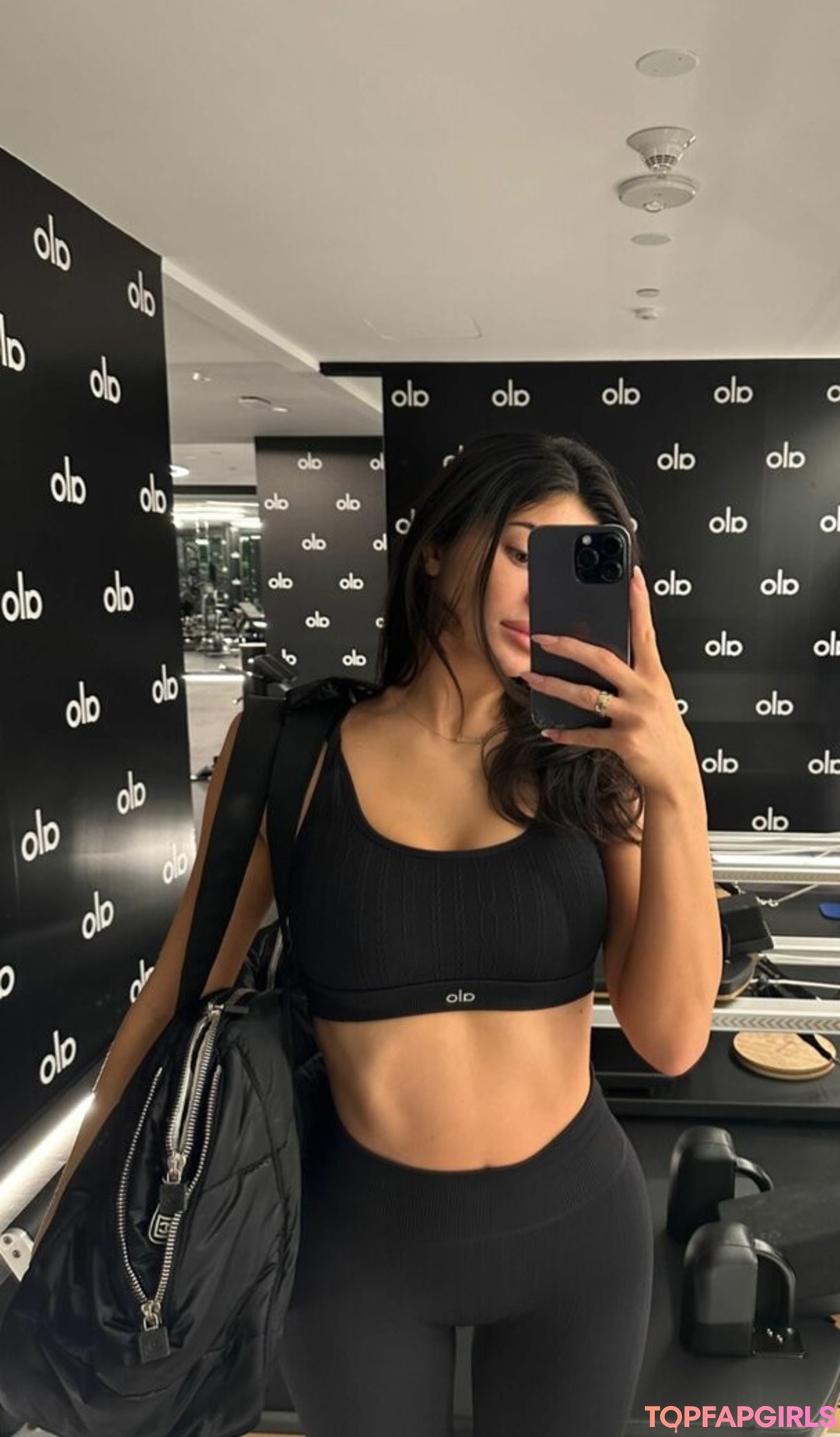 Naakte gelekte OnlyFans-foto van Kylie Jenner #1222