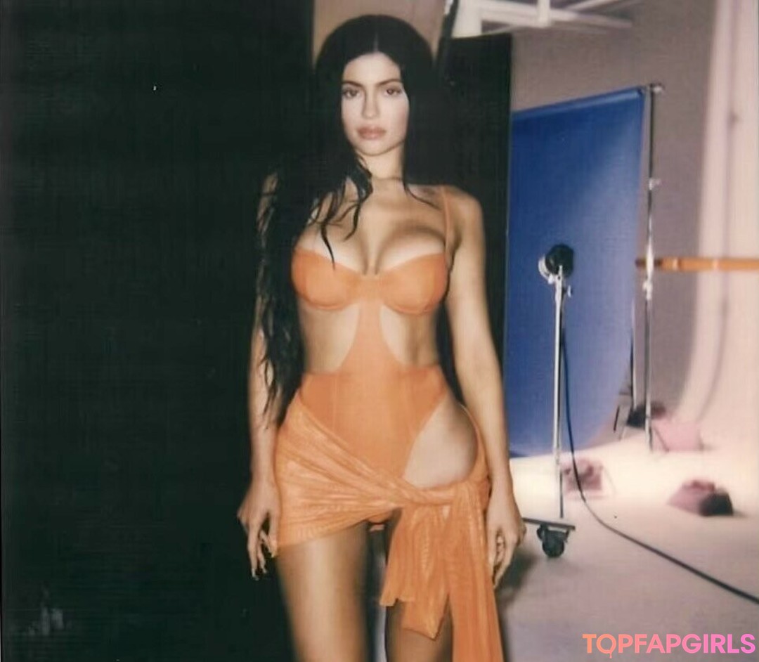 Naakte gelekte OnlyFans-foto van Kylie Jenner #1238