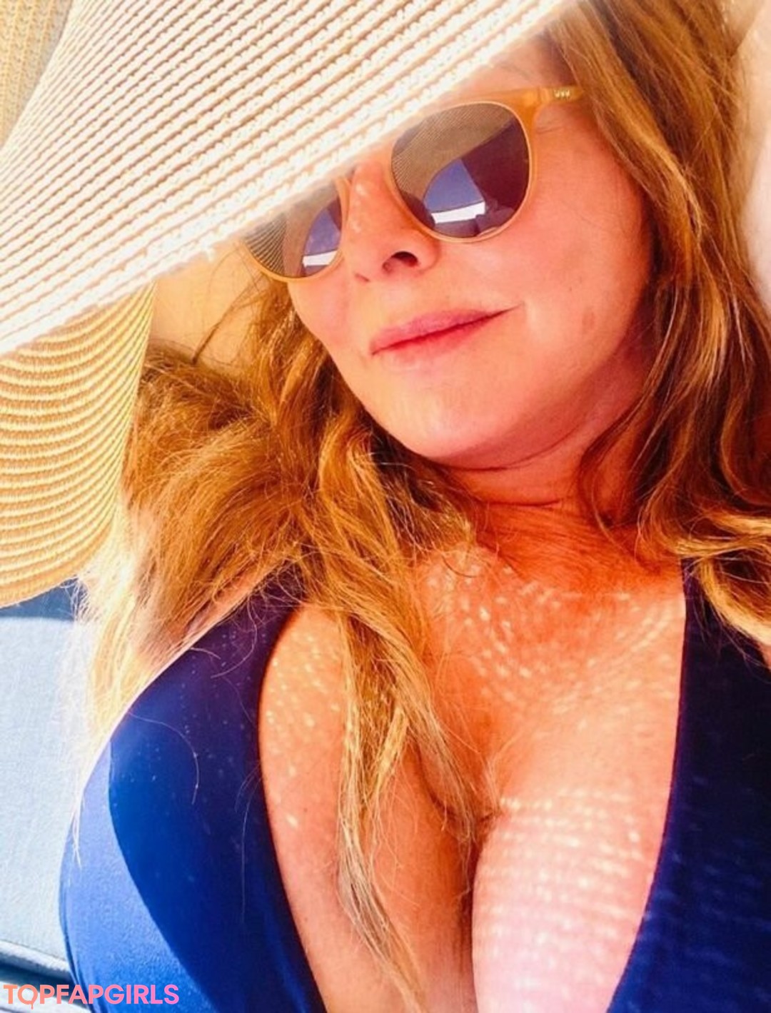 Naakte gelekte OnlyFans-foto van Carol Vorderman #1062