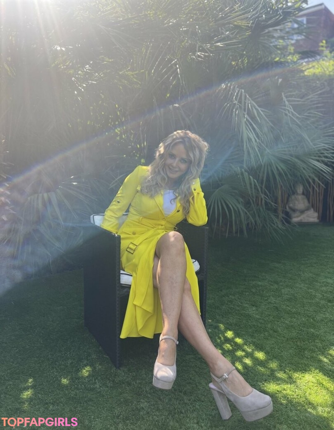 Naakte gelekte OnlyFans-foto van Carol Vorderman #1155