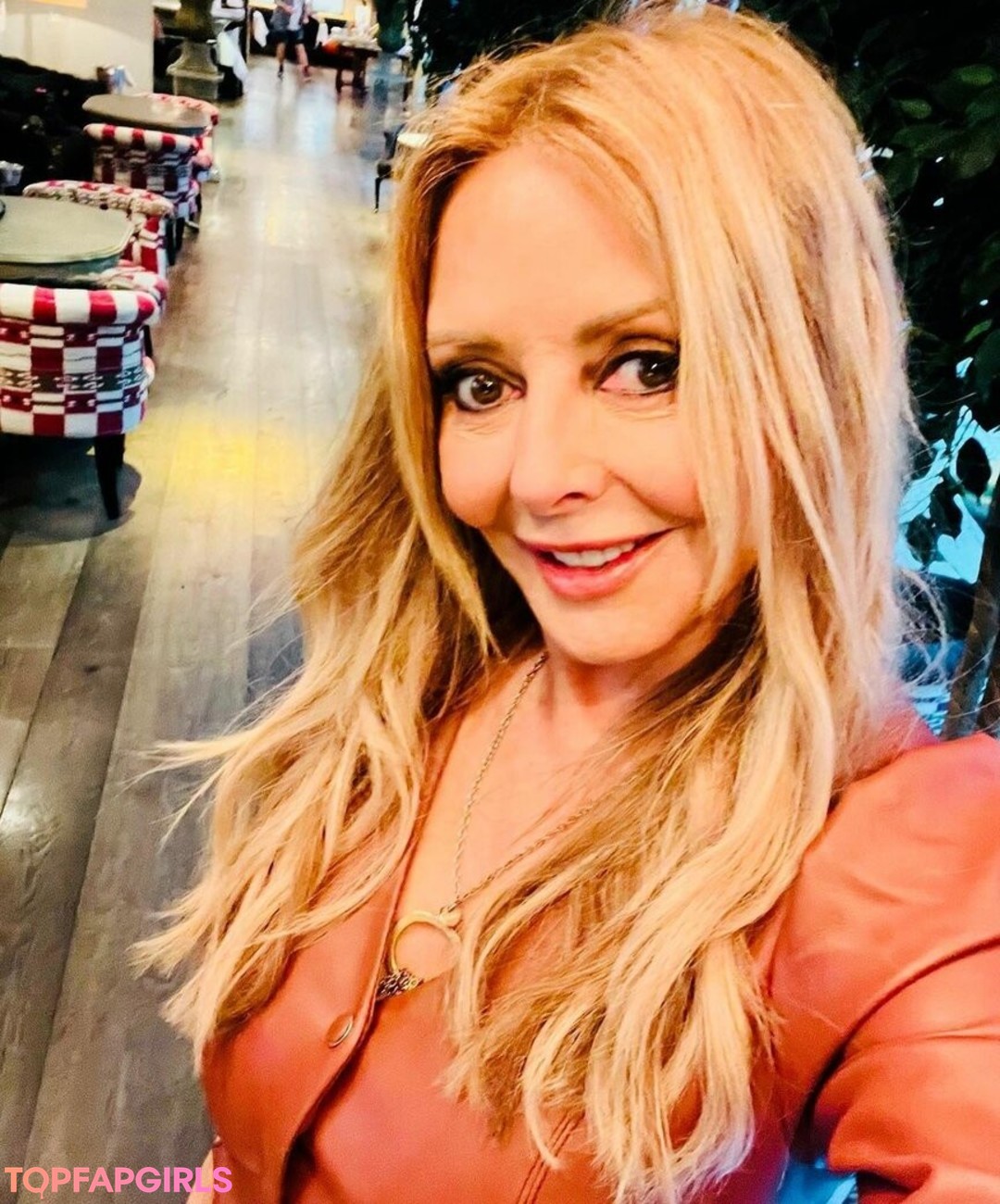 Naakte gelekte OnlyFans-foto van Carol Vorderman #1187
