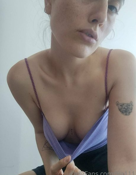 Naakte gelekte OnlyFans-foto van Imlilak