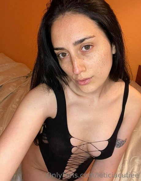Naakte gelekte OnlyFans-foto van Imlilak