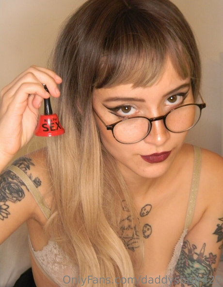 Naakte gelekte OnlyFans-foto van Daddysbrat420