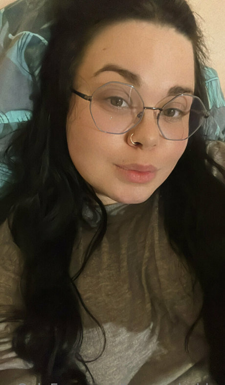 Naakte gelekte OnlyFans-foto van Jennychubby