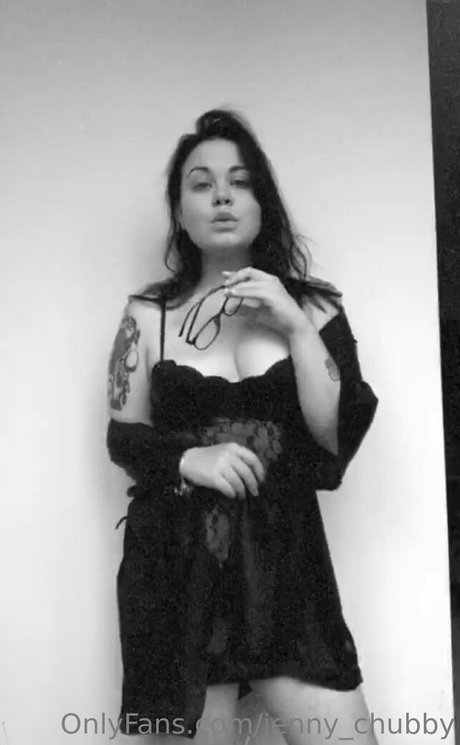 Naakte gelekte OnlyFans-foto van Jennychubby