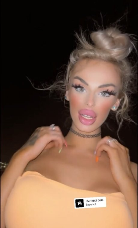 Naakte gelekte OnlyFans-foto van Xbarbiemalibux