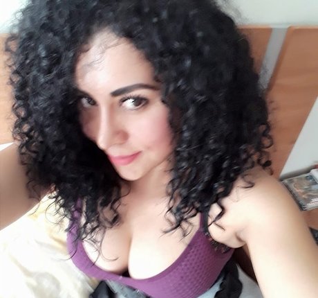 Naakte gelekte OnlyFans-foto van Antonella