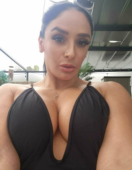 Naakte gelekte OnlyFans-foto van Sheenaryder1