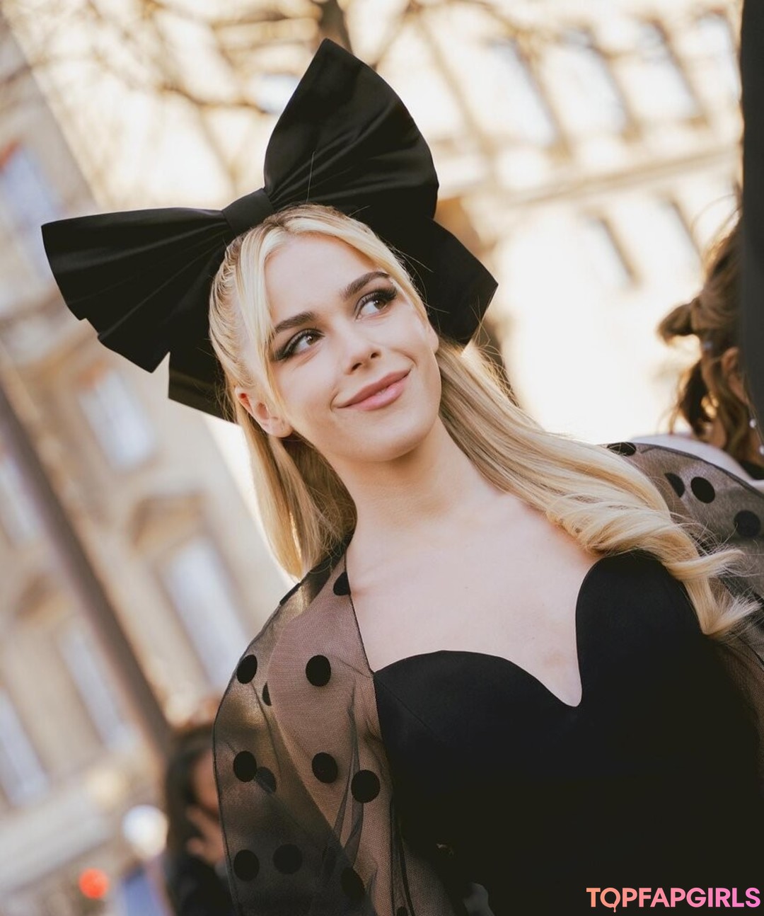 Naakte gelekte OnlyFans-foto van Kiernan Shipka #1110
