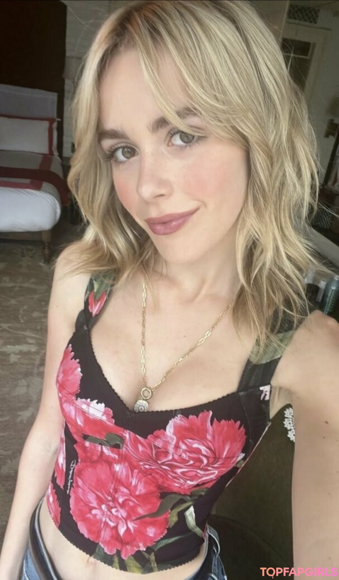 Naakte gelekte OnlyFans-foto van Kiernan Shipka #1227