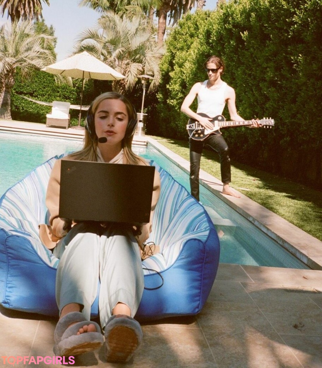 Naakte gelekte OnlyFans-foto van Kiernan Shipka #1235