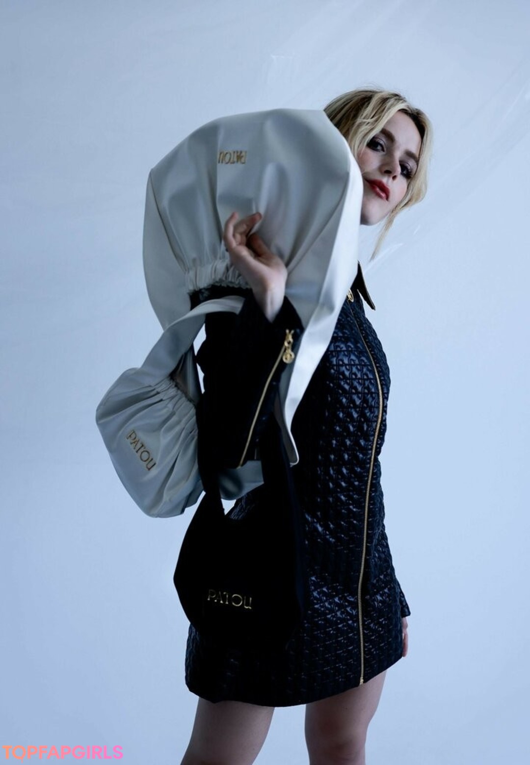 Naakte gelekte OnlyFans-foto van Kiernan Shipka #1488