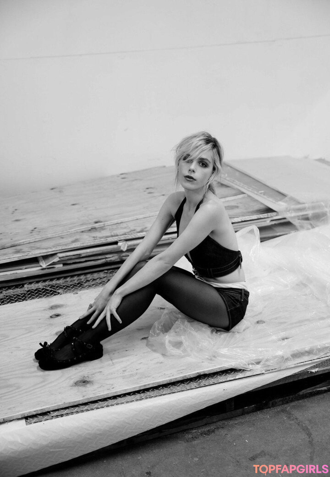Naakte gelekte OnlyFans-foto van Kiernan Shipka #1496