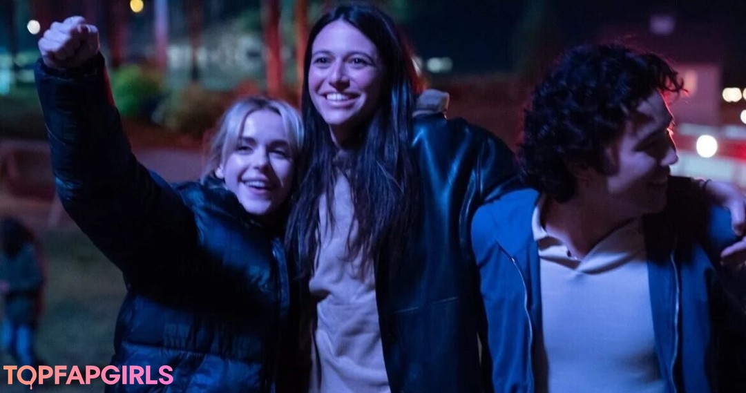 Naakte gelekte OnlyFans-foto van Kiernan Shipka #1527