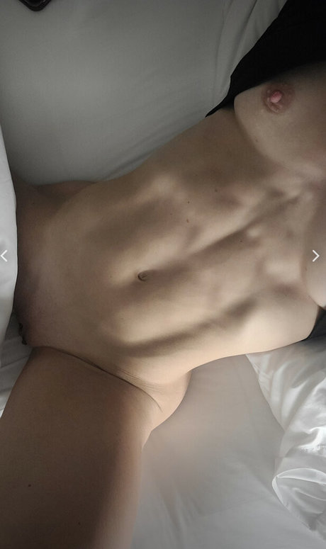 Naakte gelekte OnlyFans-foto van Nicola4u