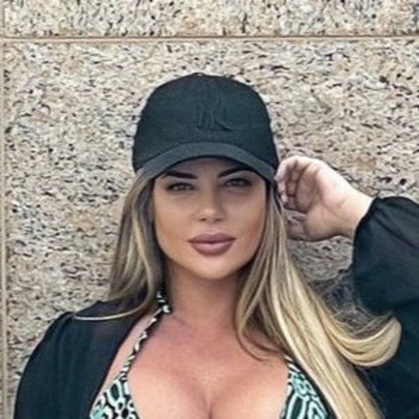 Naakte gelekte OnlyFans-foto van Denise Rocha
