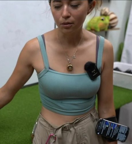 Naakte gelekte OnlyFans-foto van Mayahiga