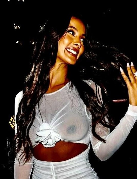 Naakte gelekte OnlyFans-foto van Maya Jama