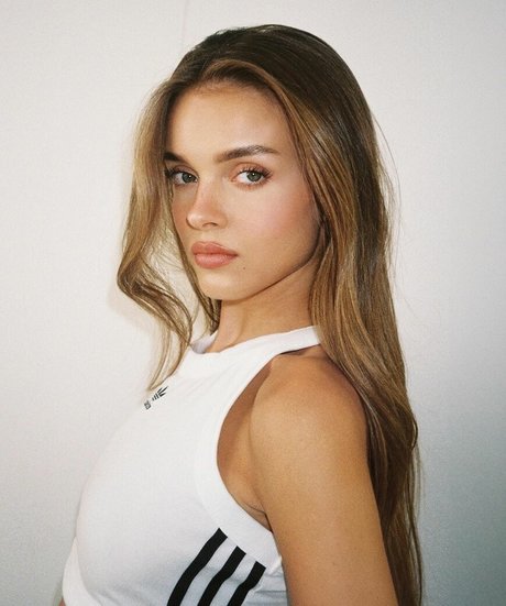 Anna Zak