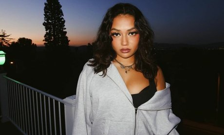 Naakte gelekte OnlyFans-foto van Avani Gregg