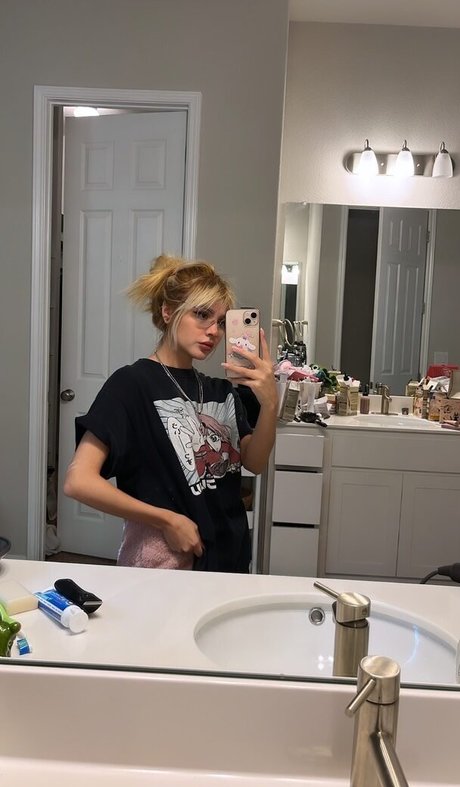 Naakte gelekte OnlyFans-foto van Noodlenom