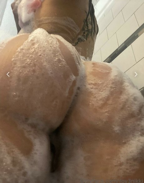 Naakte gelekte OnlyFans-foto van Ilov3nikki