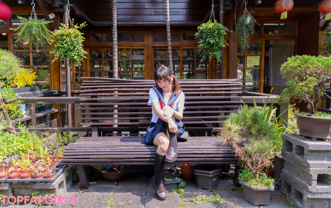 Naakte gelekte OnlyFans-foto van Fantasy Factory #1036