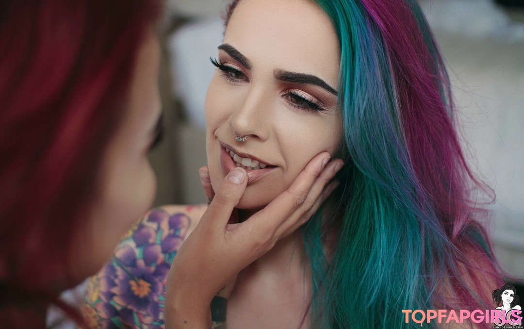 Naakte gelekte OnlyFans-foto van Fishball Suicide #1405