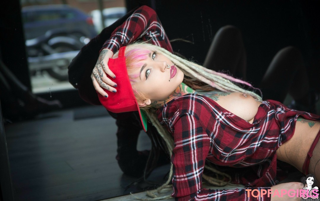 Naakte gelekte OnlyFans-foto van Fishball Suicide #1575