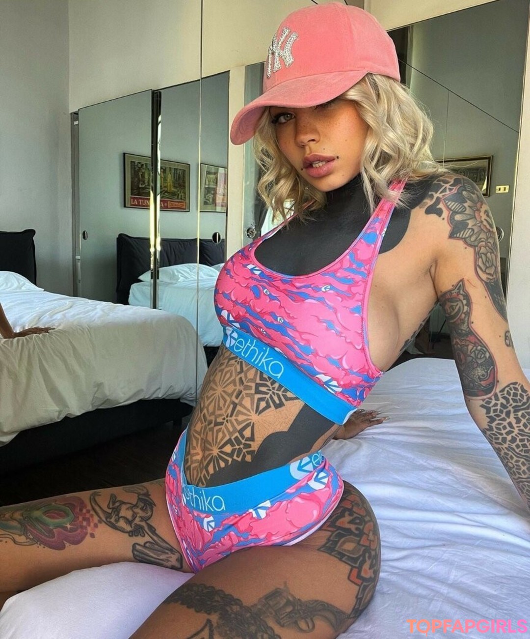 Naakte gelekte OnlyFans-foto van Fishball Suicide #1633