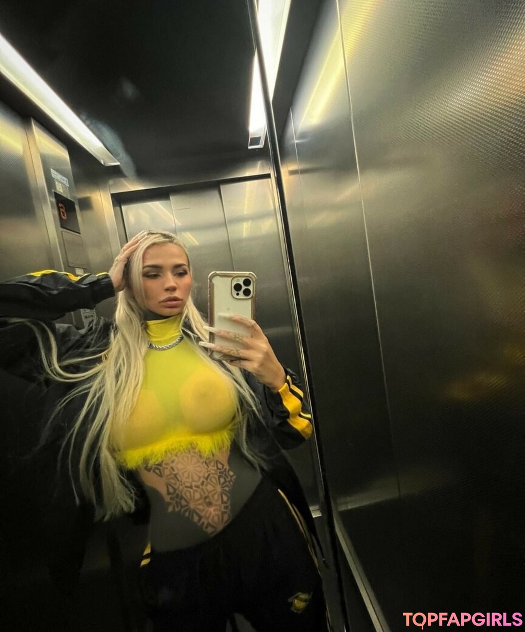 Naakte gelekte OnlyFans-foto van Fishball Suicide #1753