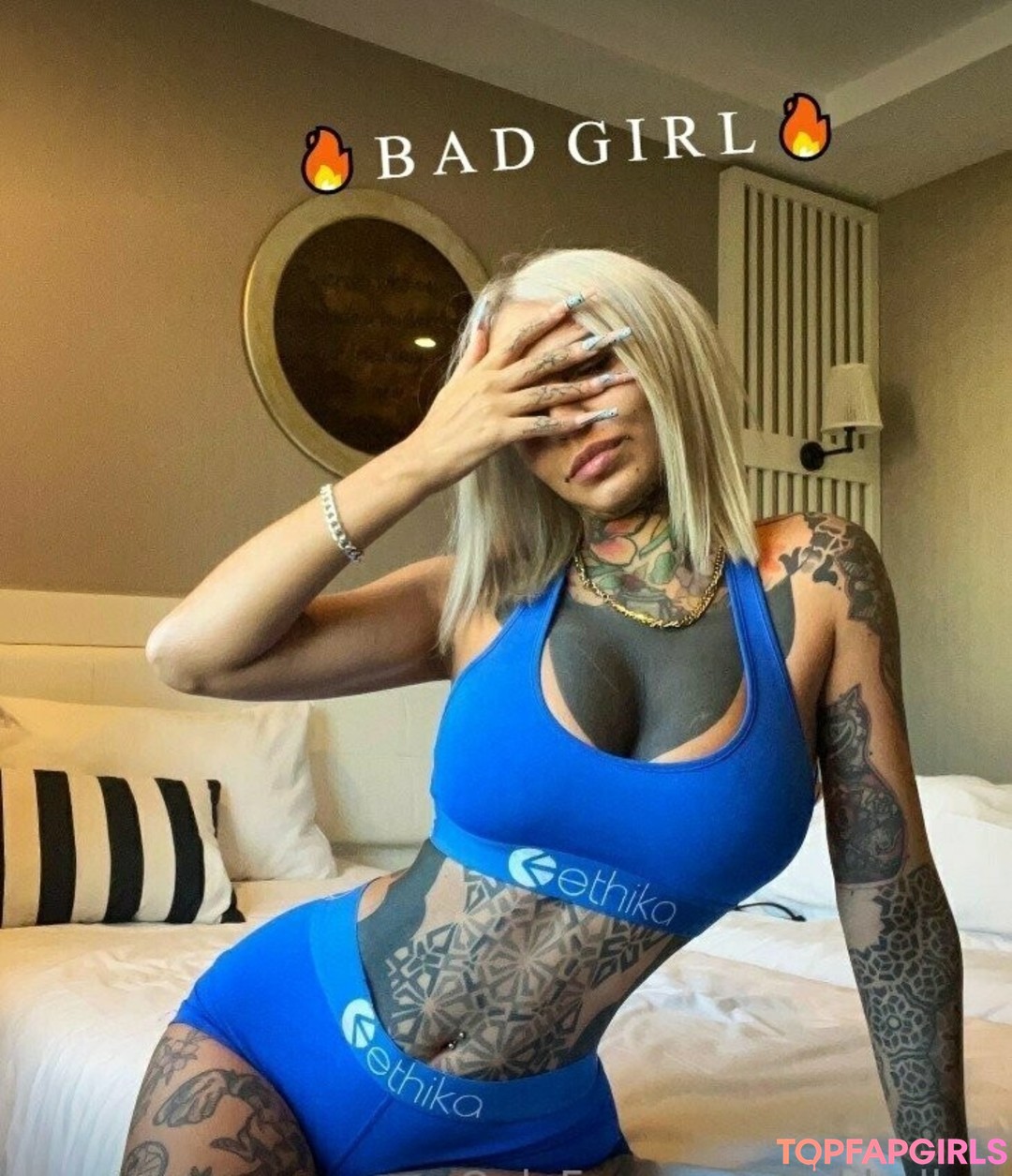 Naakte gelekte OnlyFans-foto van Fishball Suicide #1999