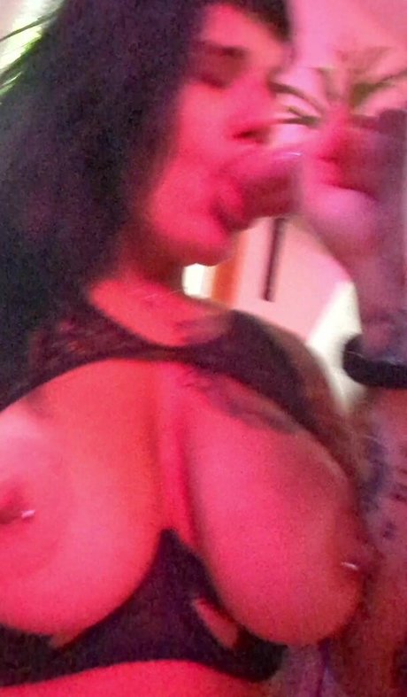Naakte gelekte OnlyFans-foto van Szkul