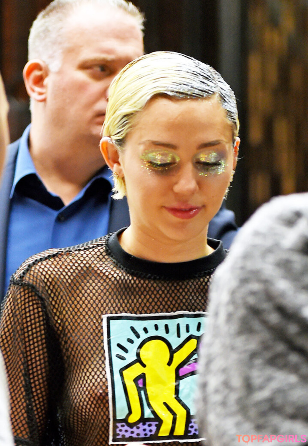 Naakte gelekte OnlyFans-foto van Miley Cyrus #1560