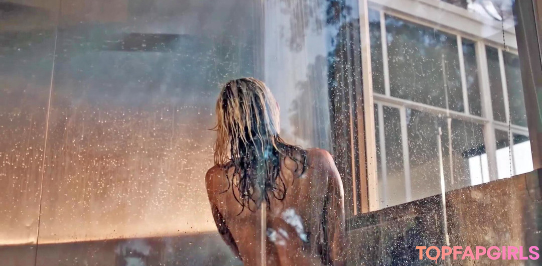 Naakte gelekte OnlyFans-foto van Miley Cyrus #1909