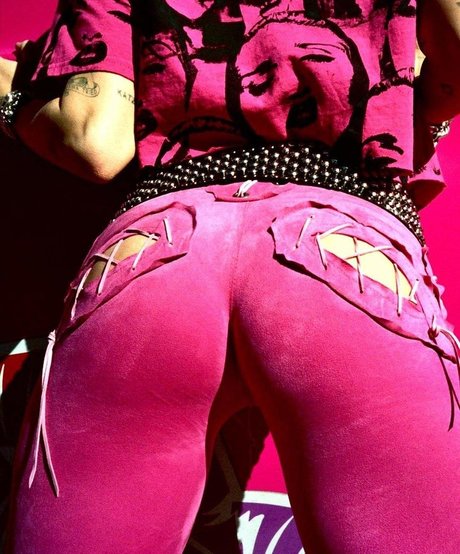 Naakte gelekte OnlyFans-foto van Miley Cyrus