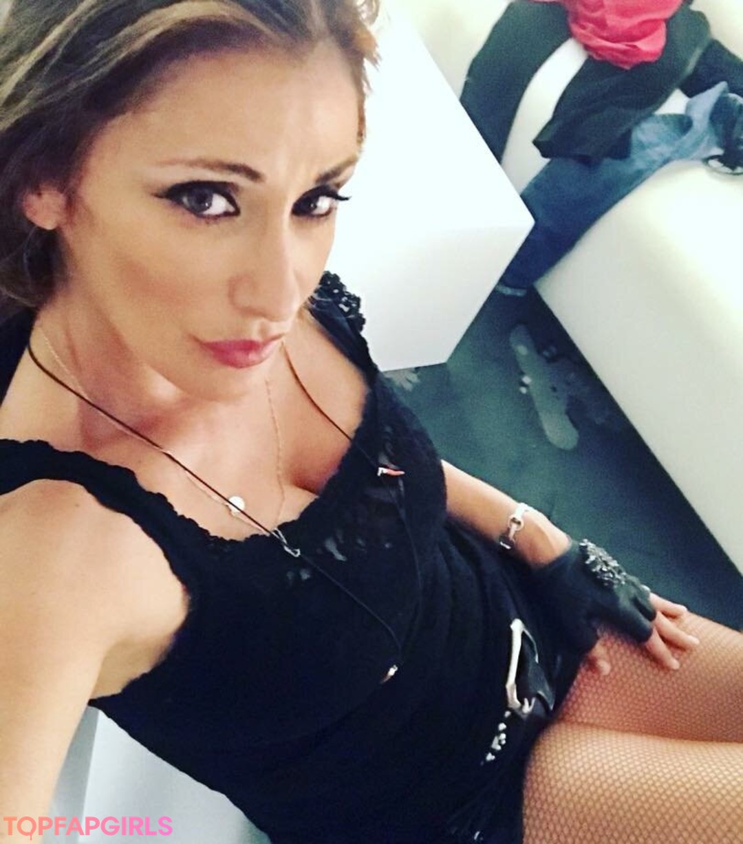 Naakte gelekte OnlyFans-foto van Sabrina Salerno #1731