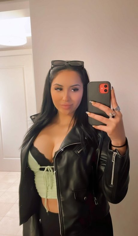 Naakte gelekte OnlyFans-foto van Yourfutureexwifey