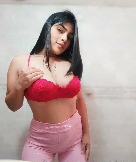 Naakte gelekte OnlyFans-foto van Kellybootybrown