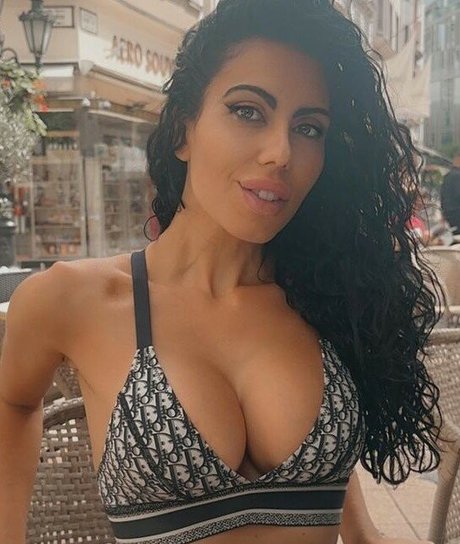 Naakte gelekte OnlyFans-foto van Sara Quattrociocche