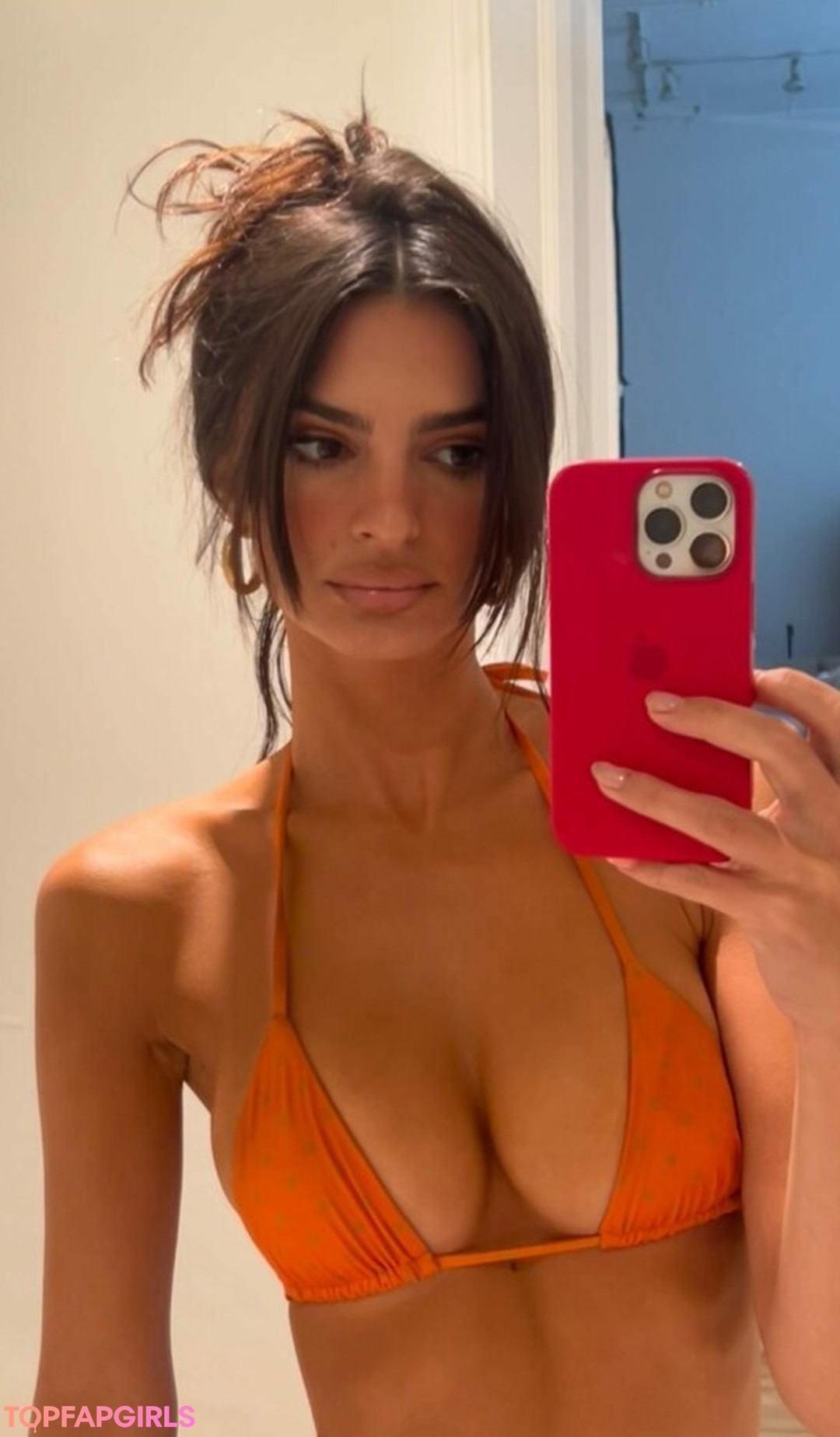 Naakte gelekte OnlyFans-foto van Emily Ratajkowski #1028
