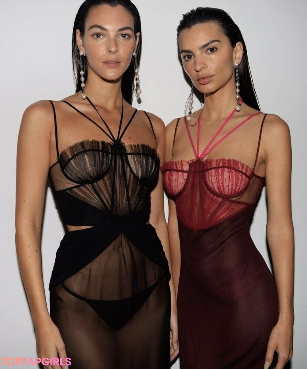 Naakte gelekte OnlyFans-foto van Emily Ratajkowski #1044