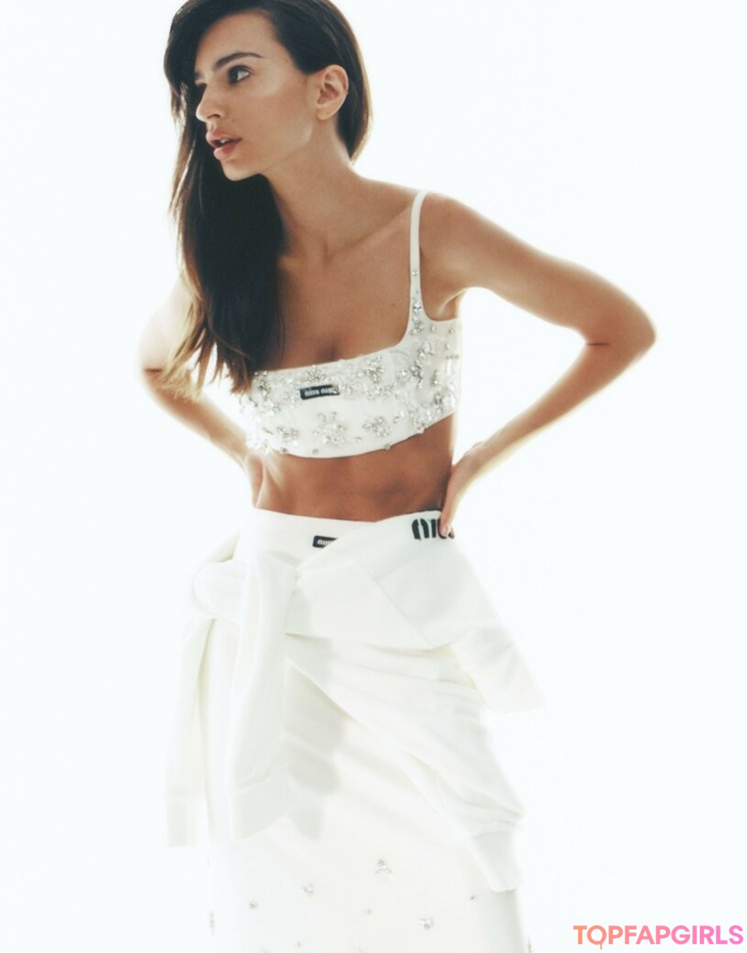 Naakte gelekte OnlyFans-foto van Emily Ratajkowski #1132