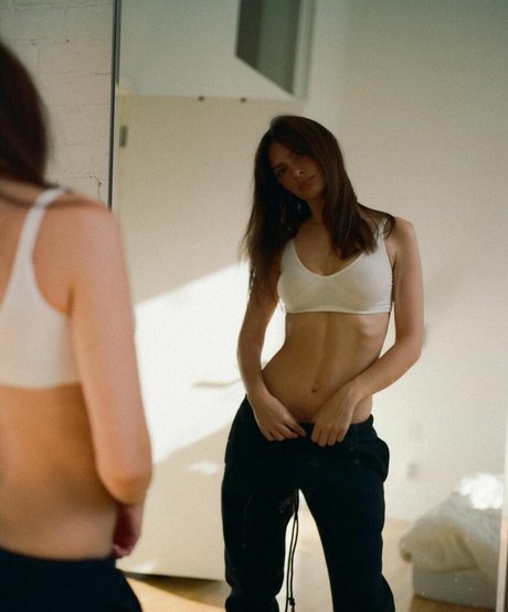 Emily Ratajkowski