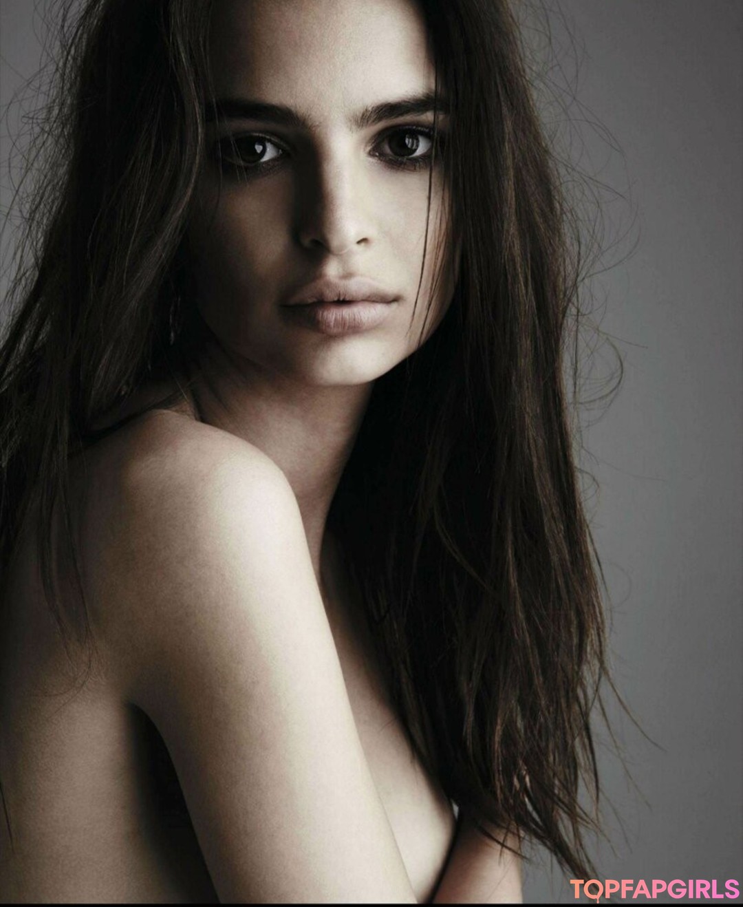 Naakte gelekte OnlyFans-foto van Emily Ratajkowski #1687